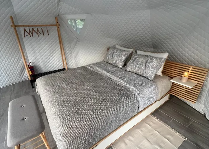 Роскошный шатер Sougia Dome